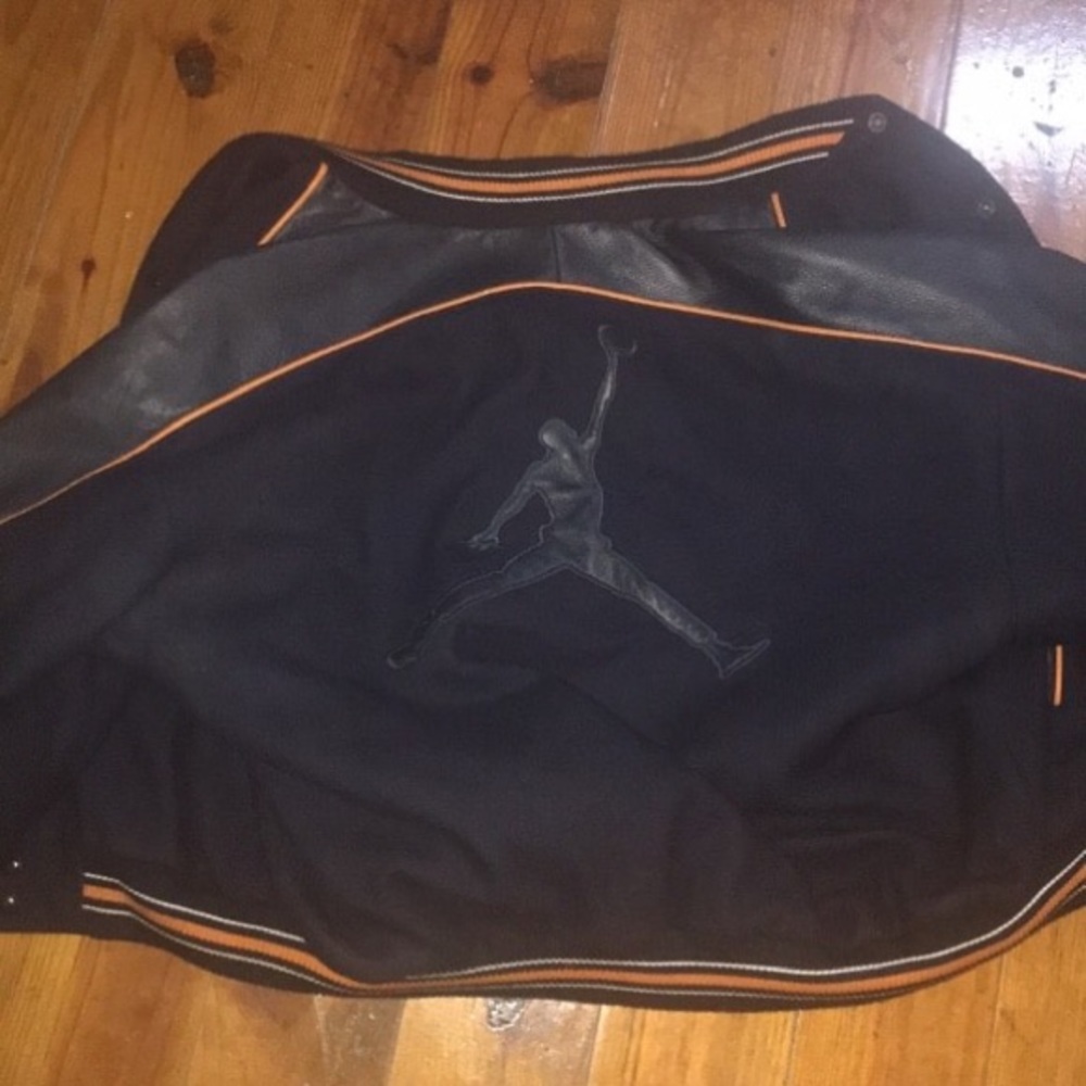 Authentic Jordan Retro Jacket - Picture 2 of 2